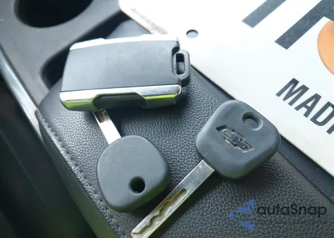 2015 Chevrolet Silverado 1500 1Lt z USA, uszkodzony, nr VIN 3GCPCREC4FG358204